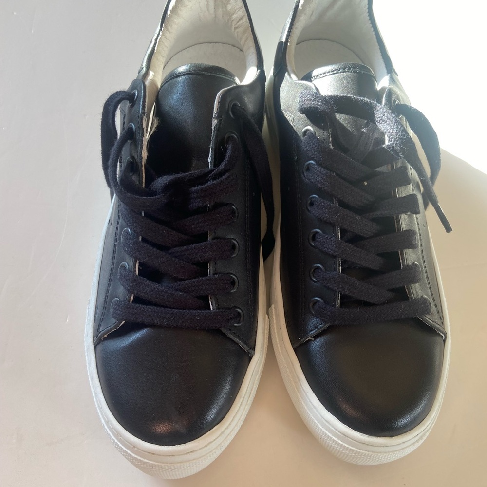 Bos. & Co. -Women’s Leather Sneakers